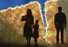 Hay circunstancias en el matrimonio donde alejarse puede ser un acto de responsabilidad Siluetas de una mujer con dos niños y un hombre separados por una gran grieta luminosa, simbolizando la ruptura de la convivencia y la necesidad de distancia para proteger a la familia.